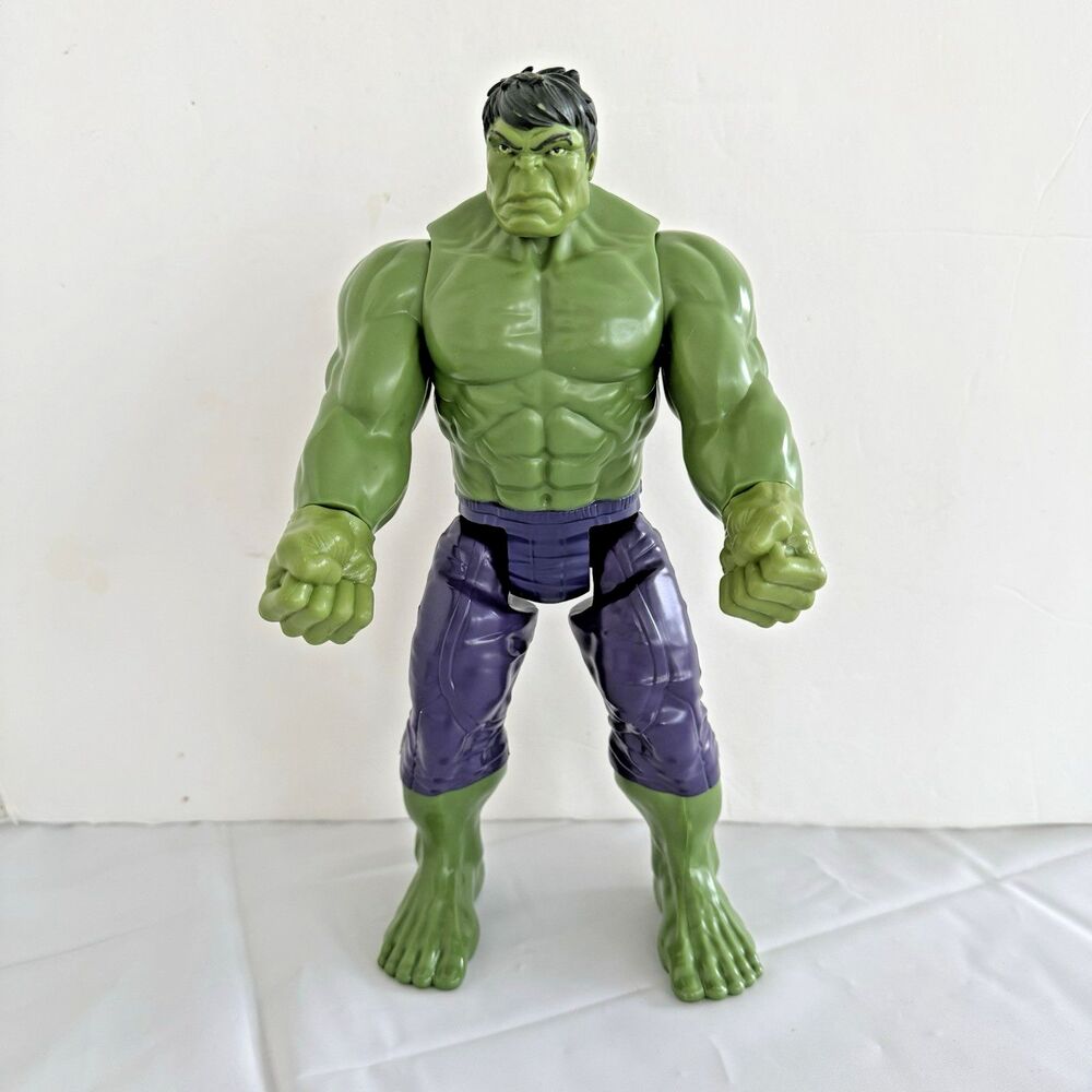 Hasbro Marvel Incredible Hulk 2016 Green Large 12in Action Figurine 3632B